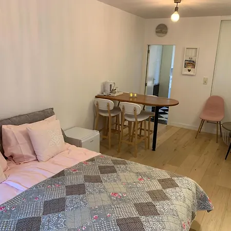 Quarles 80 - Free Parking