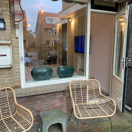 Quarles 80 - Free Parking *