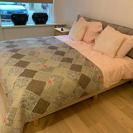 Quarles 80 - Free Parking Noordwijk